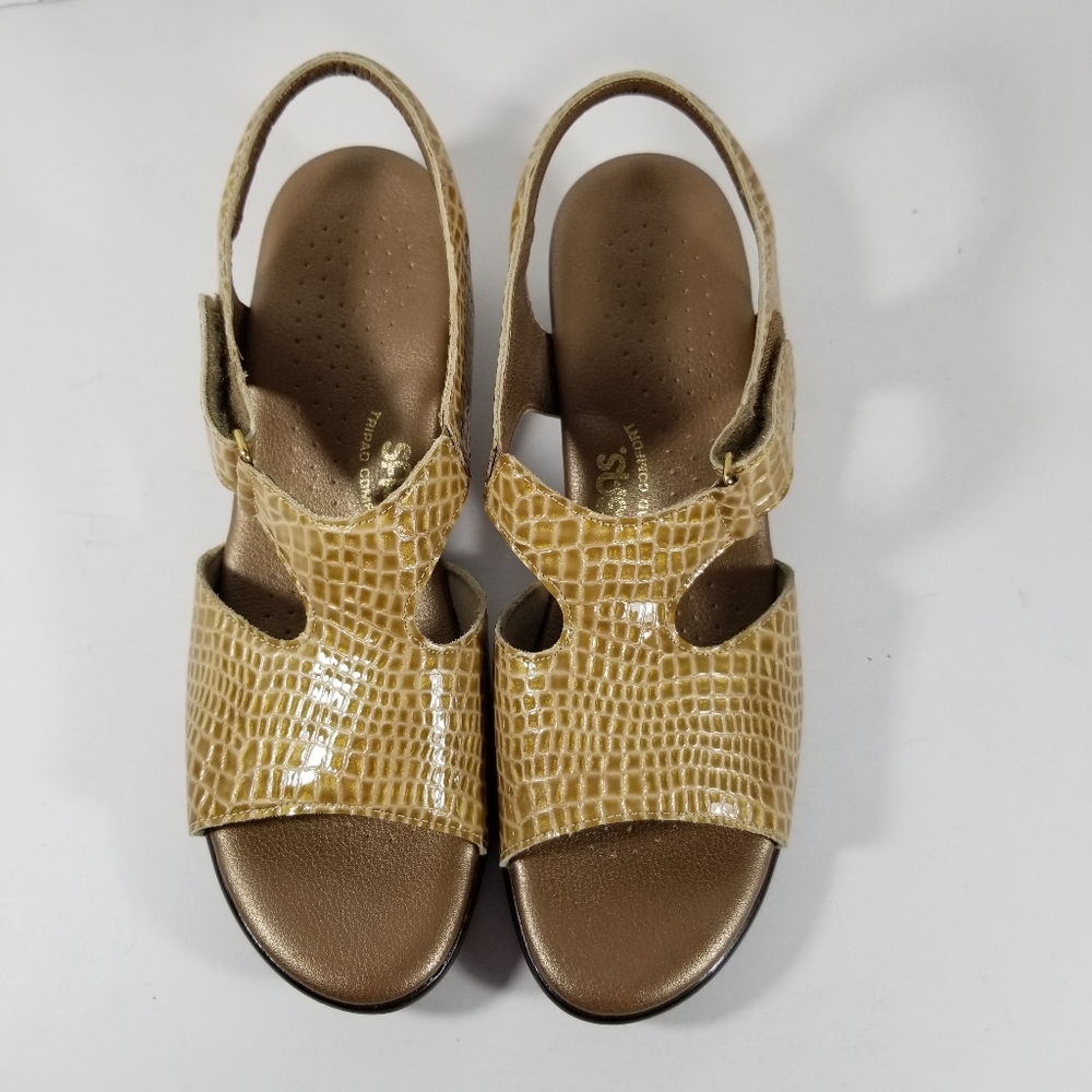 SAS Suntimer Sandals Shoes Women's Size 10 N Golden Beige Croc Patent Leather
